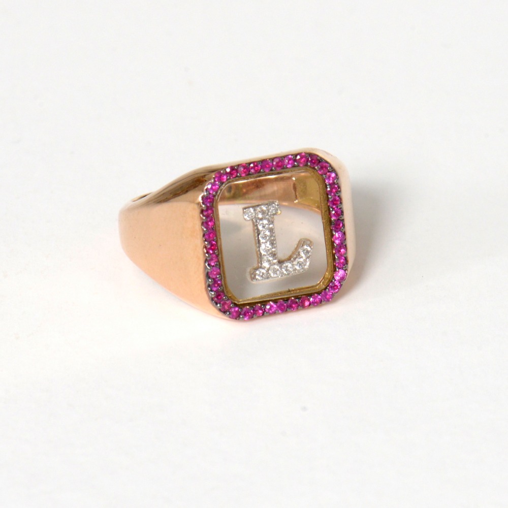 Plaxi letter ring