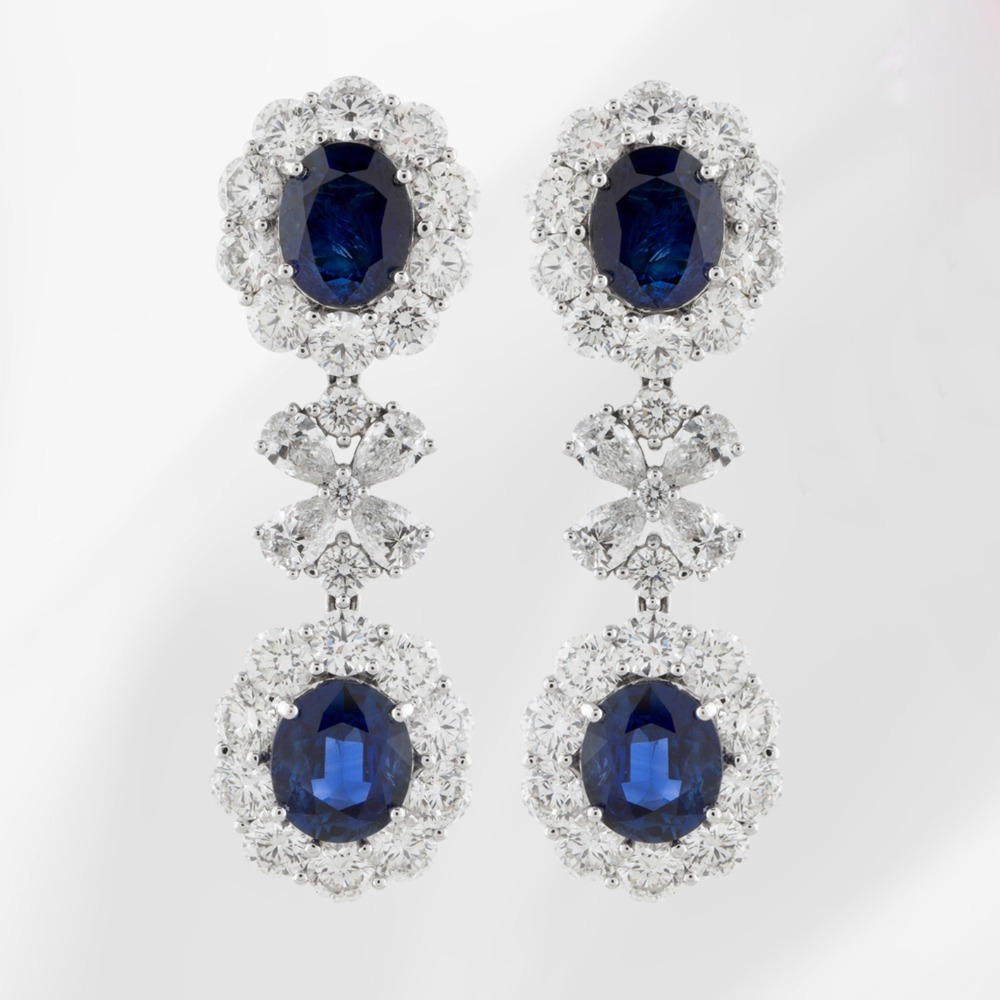 Earrings with blue saphhires and diamonds