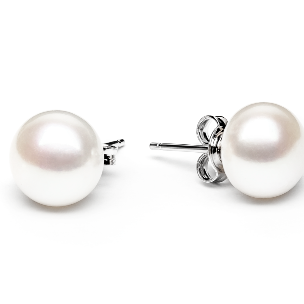 Stud silver earrings with 10mm natural pearl