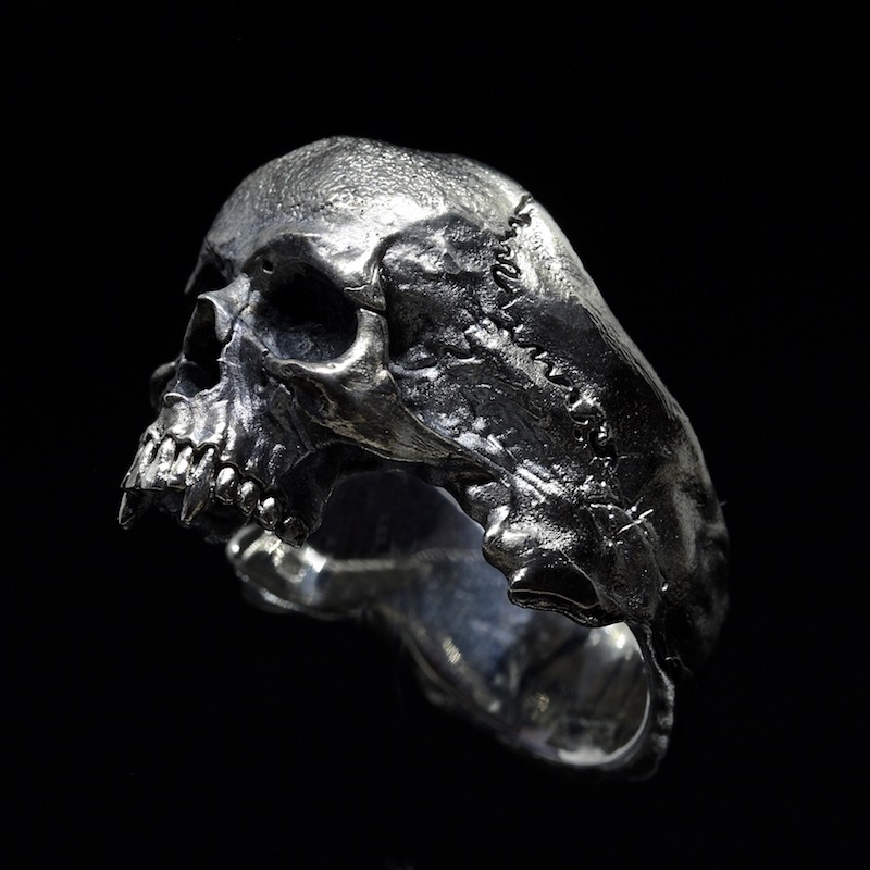Big half-jaws Vampire skull