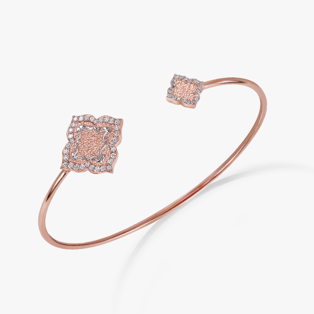 Bangle in 18k rose gold with diamonds