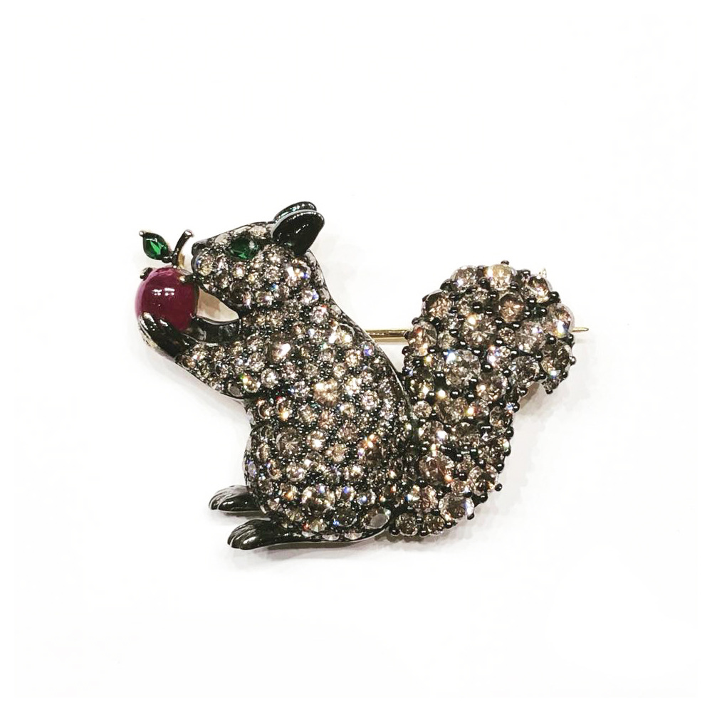 Gold squirrel brooch